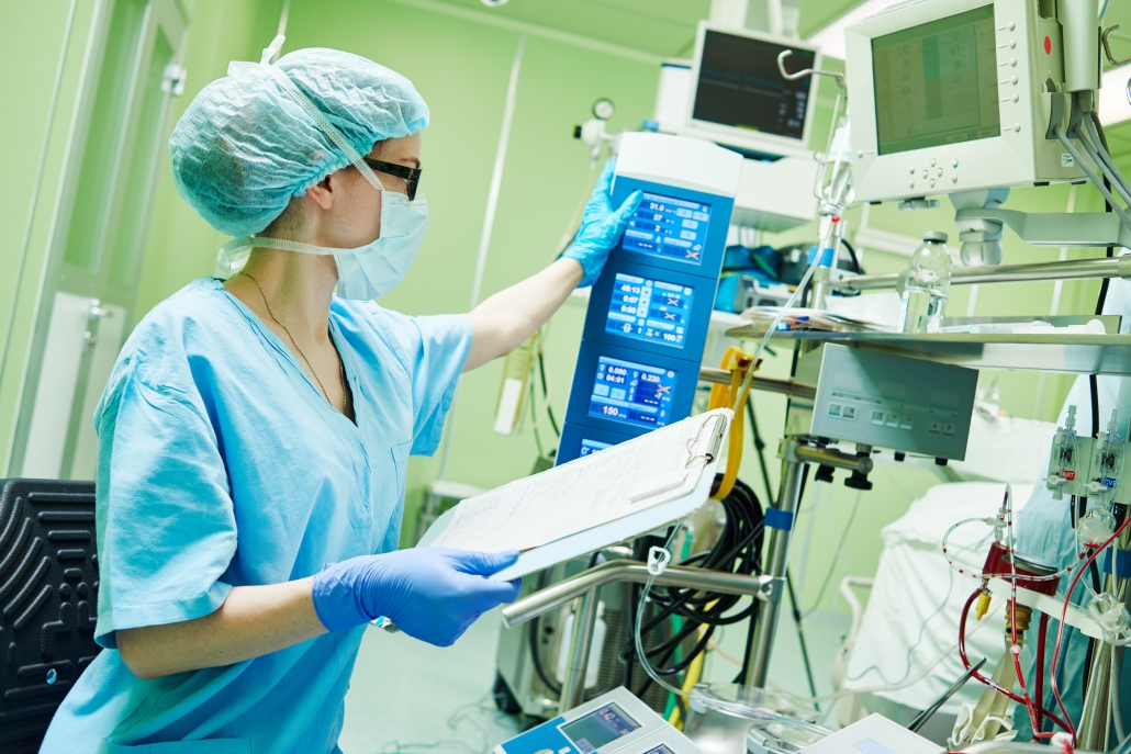 Medical Assistant vs. Surgical Technologist